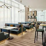 酒店 Courtyard By Marriott Center 4*