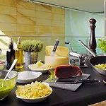 酒店 Courtyard By Marriott Center 4*