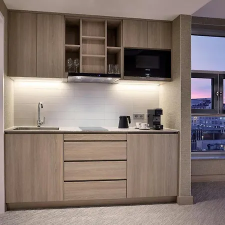 Courtyard By Marriott Center 호텔