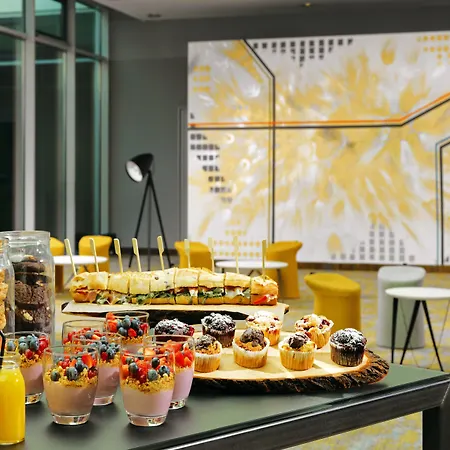 Courtyard By Marriott Center 호텔 4*