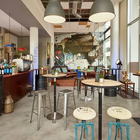 Courtyard By Marriott Center Berlin