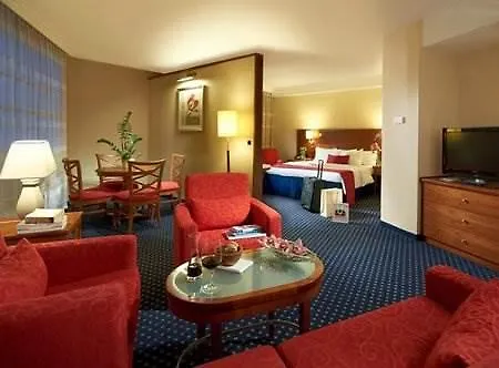 Hotel Courtyard Mitte 4*