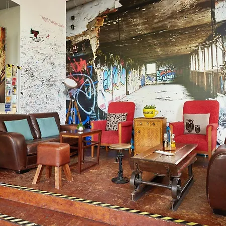 Courtyard By Marriott Center Отель