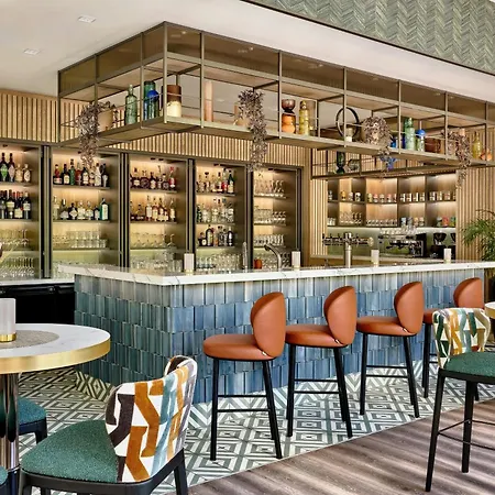 Courtyard By Marriott Center 4*