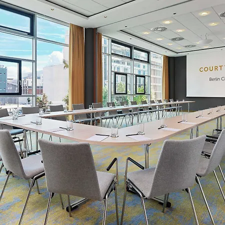 Courtyard By Marriott Center Отель 4*