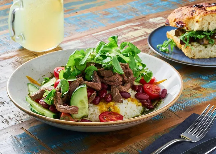 Courtyard By Marriott Center