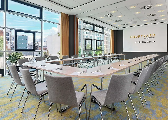 Courtyard By Marriott Center Hotel 4*