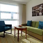 Courtyard By Marriott Center Hotel