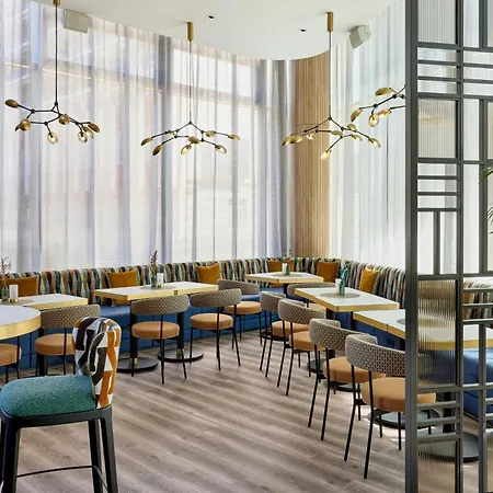 Courtyard By Marriott Center