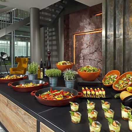 Courtyard By Marriott Center Hotel 4*