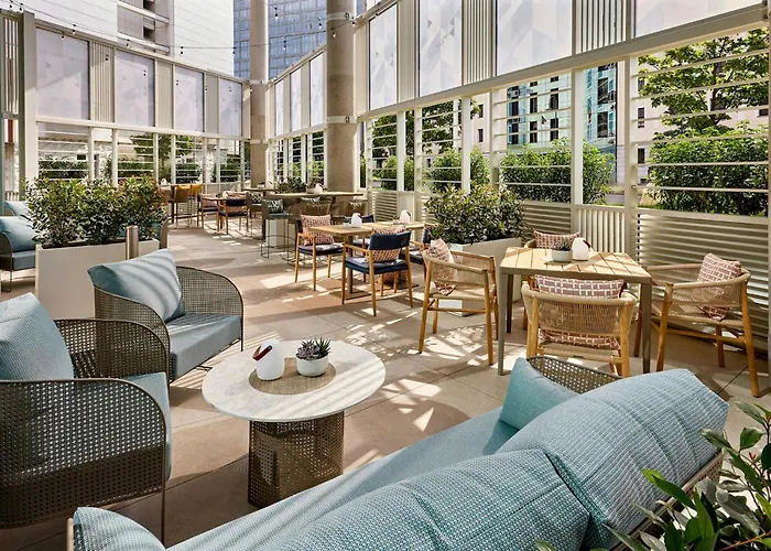 Courtyard By Marriott Center 호텔